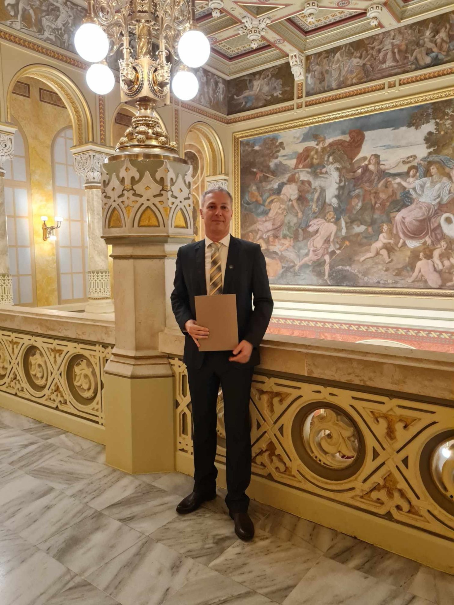 MTA Bolyai-oklevelet vett át egyetemünk docense, Dr. Boka László