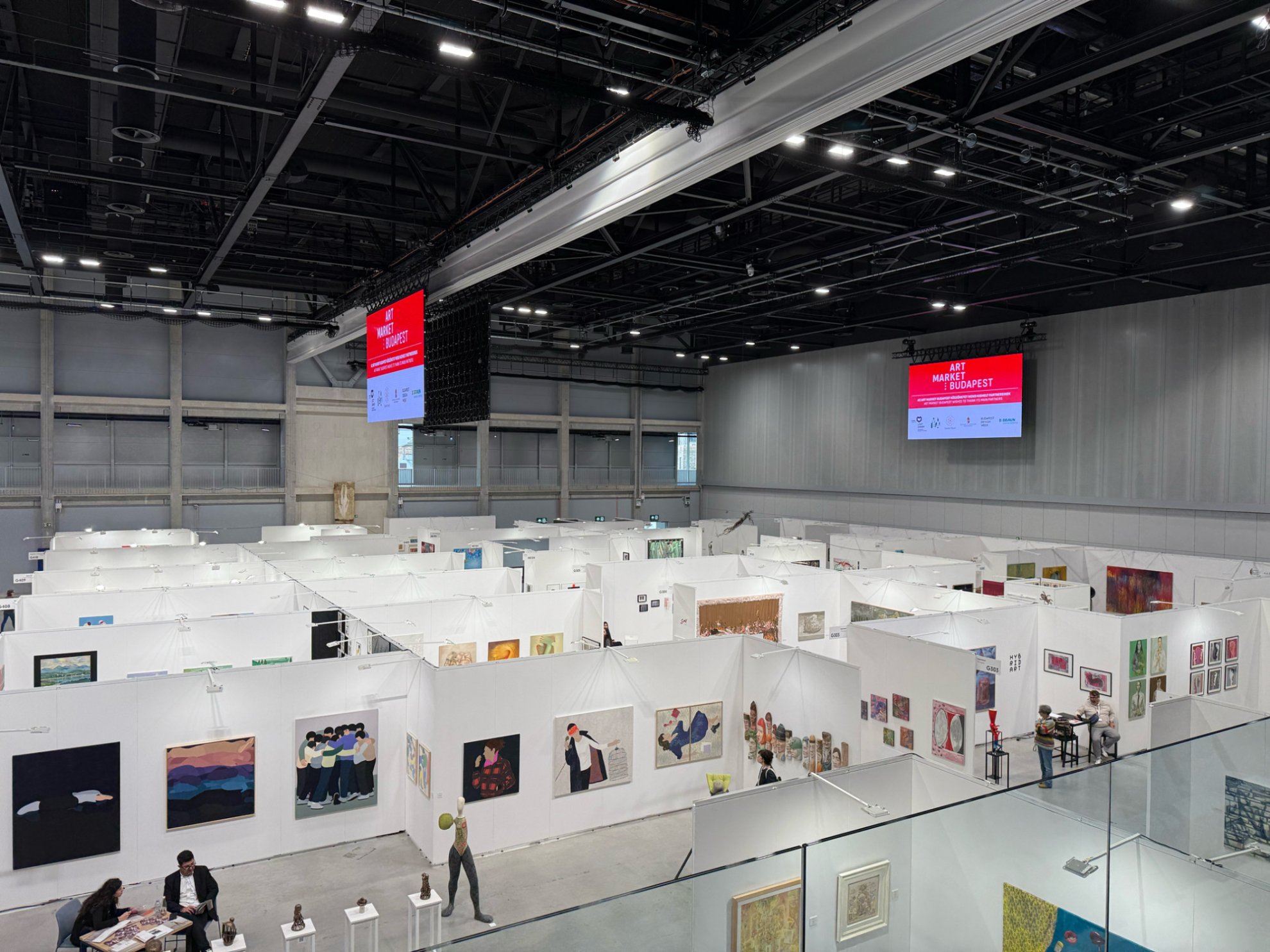 Képzőművész oktatónk és hallgatóink kiállítottak az Art Market Budapesten