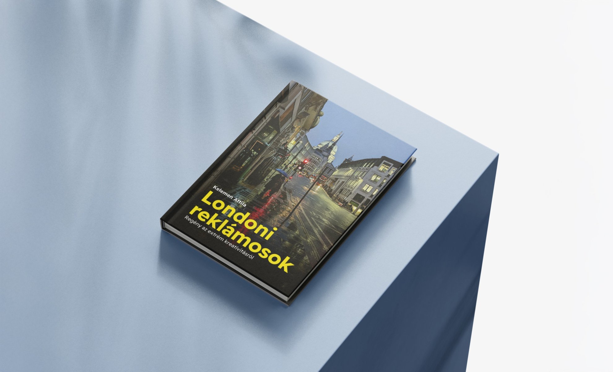 Közösségi támogatással jelenik meg oktatónk reklámról szóló regénye