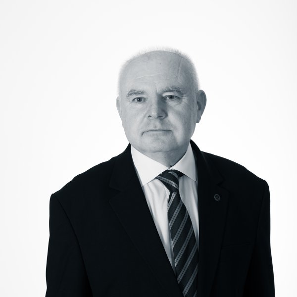 Dr. Flórián Gyula László