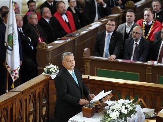 A szülőföldön maradás fontosságát hangsúlyozták a váradi PKE tanévnyitó ünnepségén
