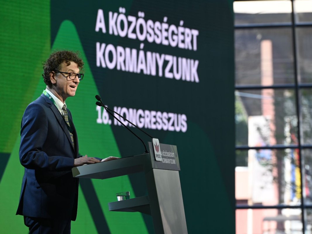 Dr. Pálfi József rektor köszöntő beszéde a Romániai Magyar Demokrata Szövetség 16. Kongresszusán, Temesváron.